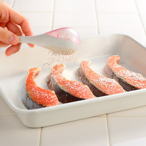 ムダなくまぶせる粉ふるい.|s8