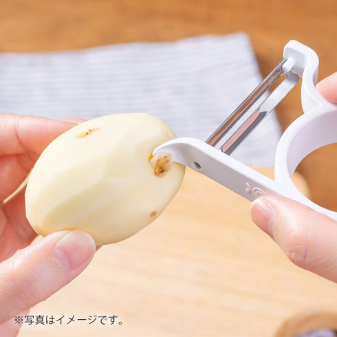 軽い力でスーッと切れるフルーツピーラー.|s7